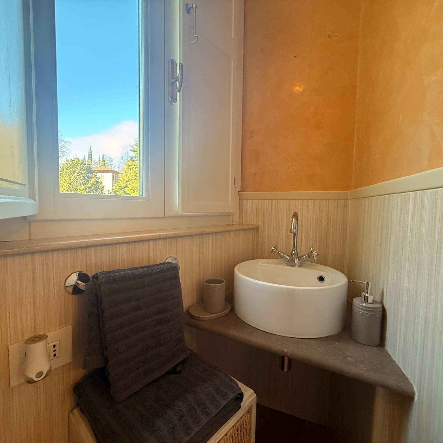 Bagno con doccia al primo piano