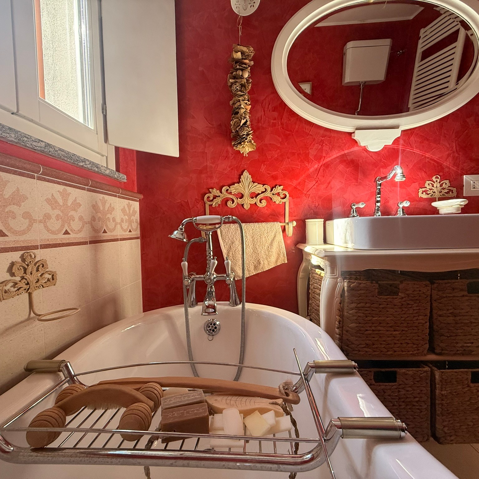 Bagno con vasca al piano terra